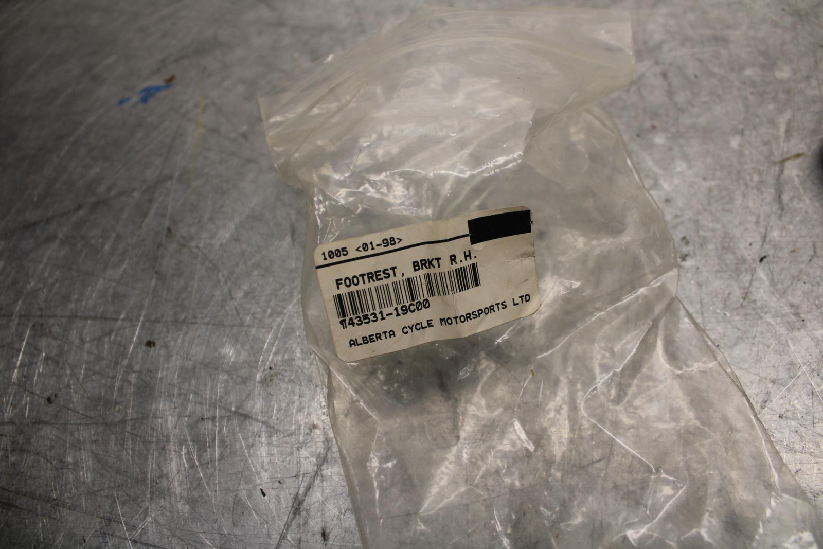 1990 Suzuki Katana 600 GSX600F RIGHT REARSET  DRIVER FOOT PEG  43531-19c00  BB42
