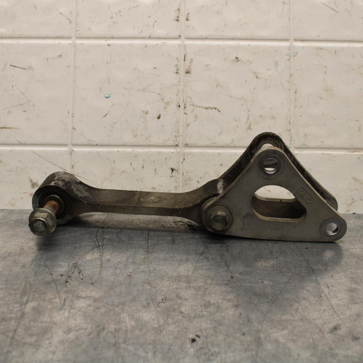 2017 Suzuki GSXR600 REAR DOGBONE SHOCK LINKAGE 62602-14860 62611-14J00 BB598