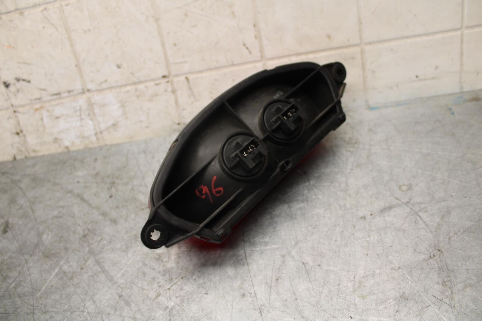 1999 Honda Super Hawk 1000 VTR1000F REAR TAIL TAILLIGHT BACK BRAKE LIGHT BB51