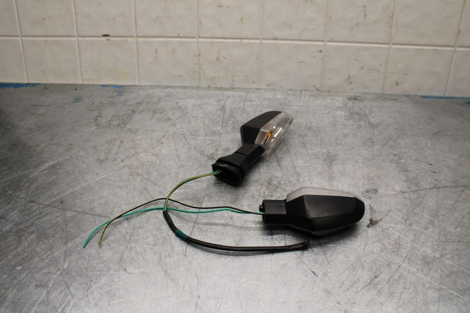 10-13 KAWASAKI Z1000 REAR LEFT RIGHT TURN SIGNALS LIGHT INDICATORS BB421