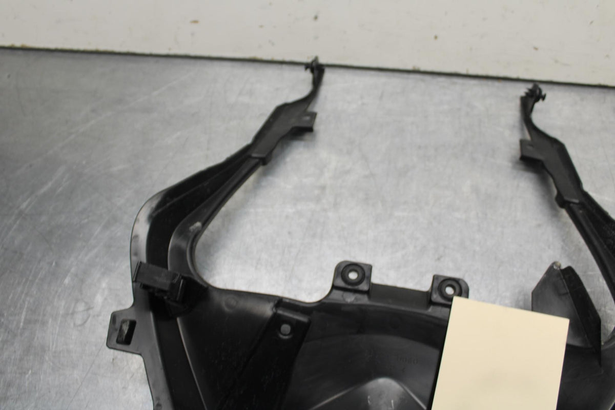 23 KAWASAKI NINJA ZX6R 636 CENTER REAR BACK TAIL FAIRING COVER TRIM COWL BB609