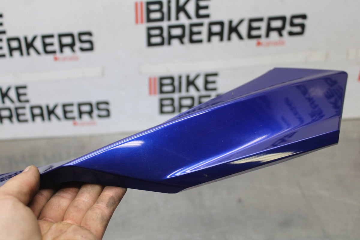 20-23 BMW F900R RIGHT REAR BACK TAIL FAIRING COWL SHROUD BB923
