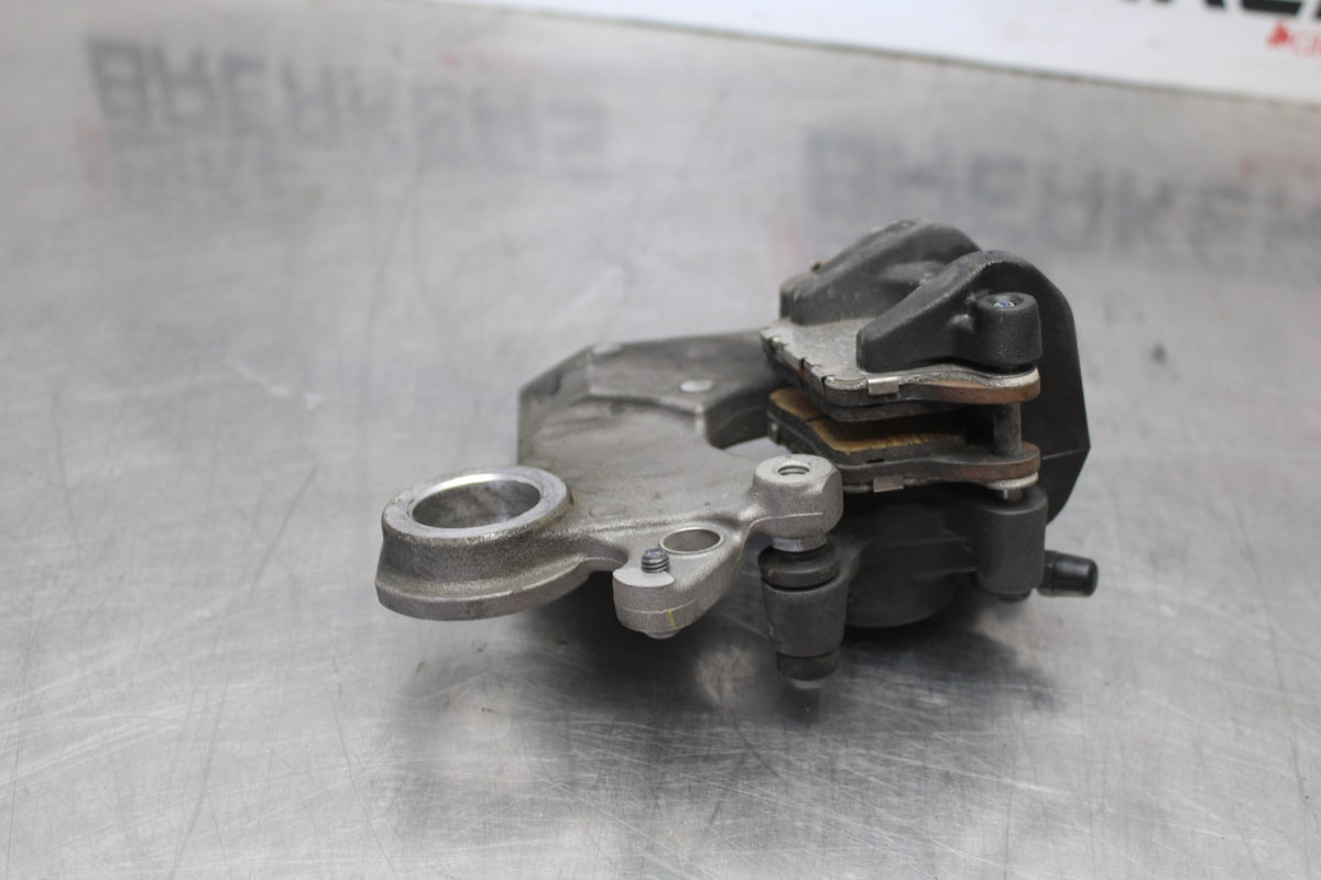 17 YAMAHA YZF R6 REAR BACK BRAKE CALIPER W MOUNT BRACKET BB922