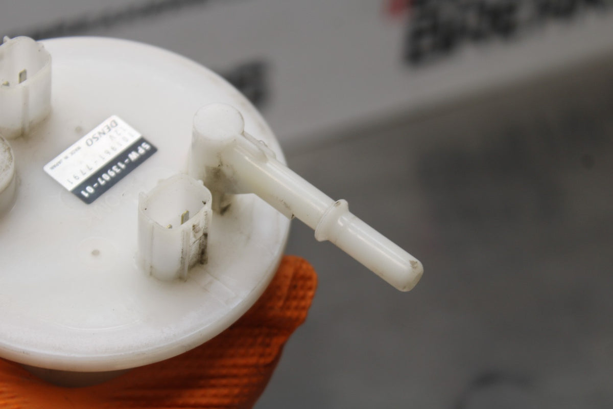 08-09 YAMAHA YZF R6S FUEL PUMP GAS PETROL SENDER UNIT BB796