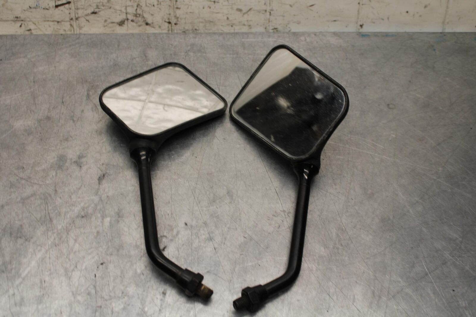 75 SUZUKI GT 550 UPPER FAIRING MIRROR BB67