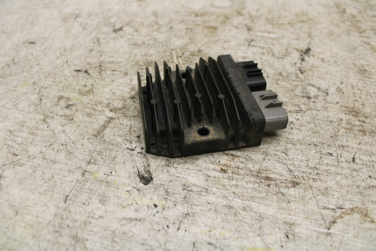 16-21 YAMAHA XSR900 RECTIFIER VOLTAGE REGULATOR BB370