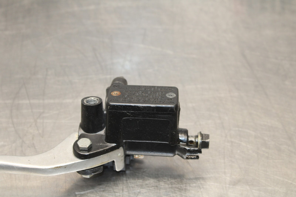 08 HONDA CBR125R FRONT BRAKE MASTER CYLINDER w/ LEVER BB839