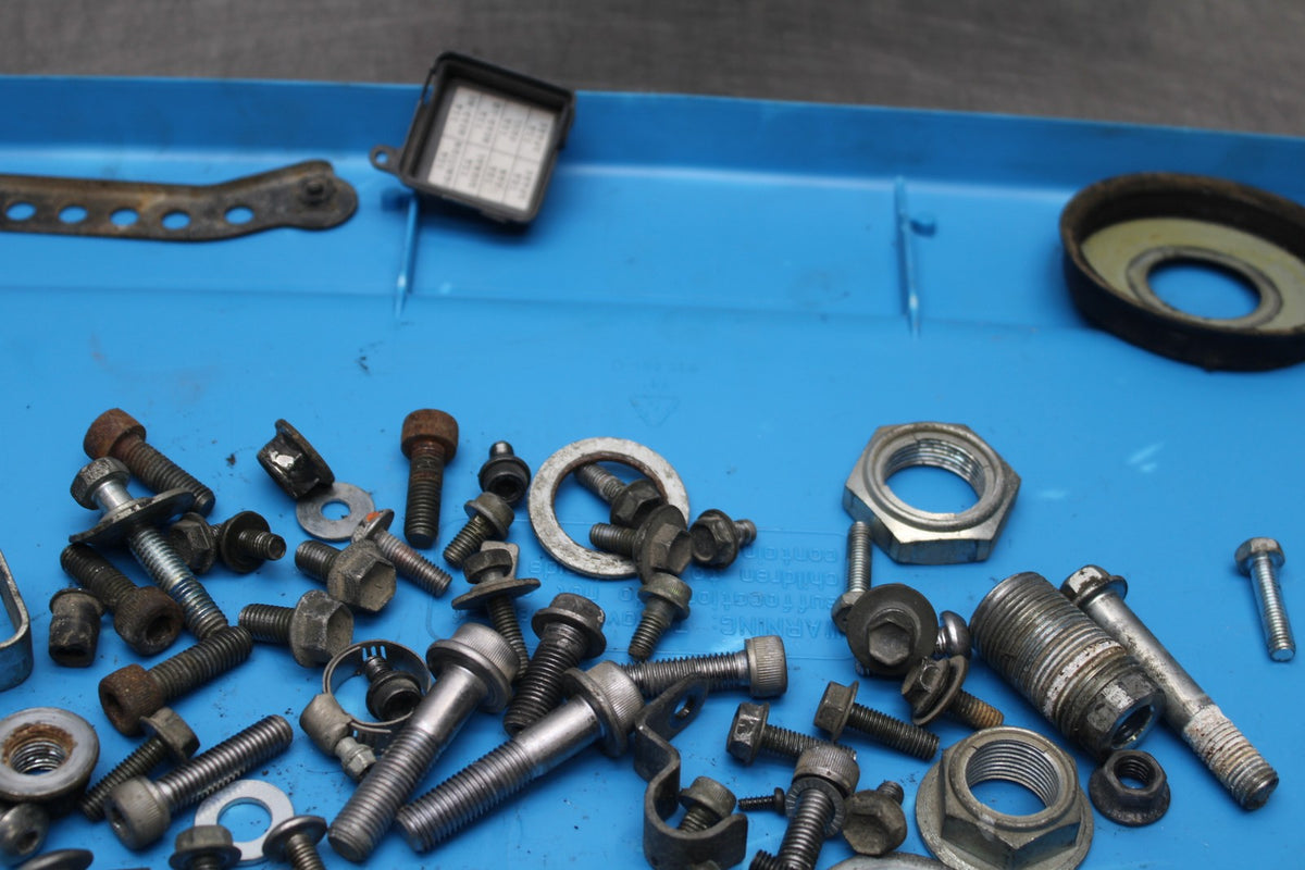 01-03 SUZUKI GSXR600 BOLTS HARDWARE MOTOR SCREWS BB841