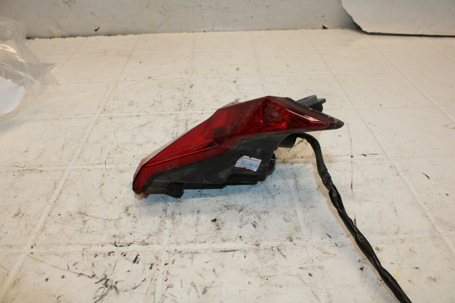 19-20 KAWASAKI NINJA ZX6R ZX636 REAR TAIL TAILLIGHT BACK BRAKE LIGHT BB407