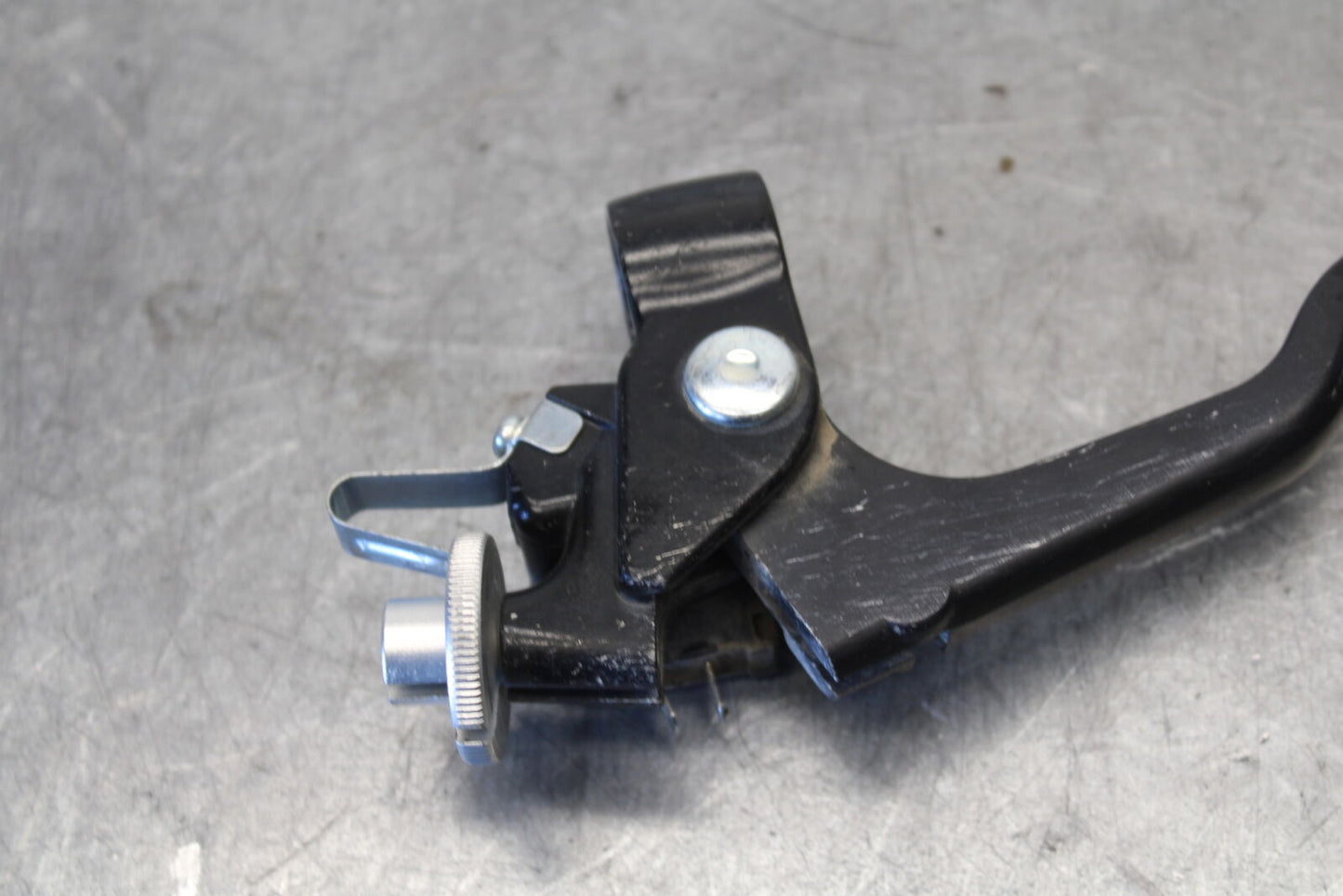 11-24 SUZUKI GSXR750 CLUTCH PERCH MOUNT WITH LEVER BB687