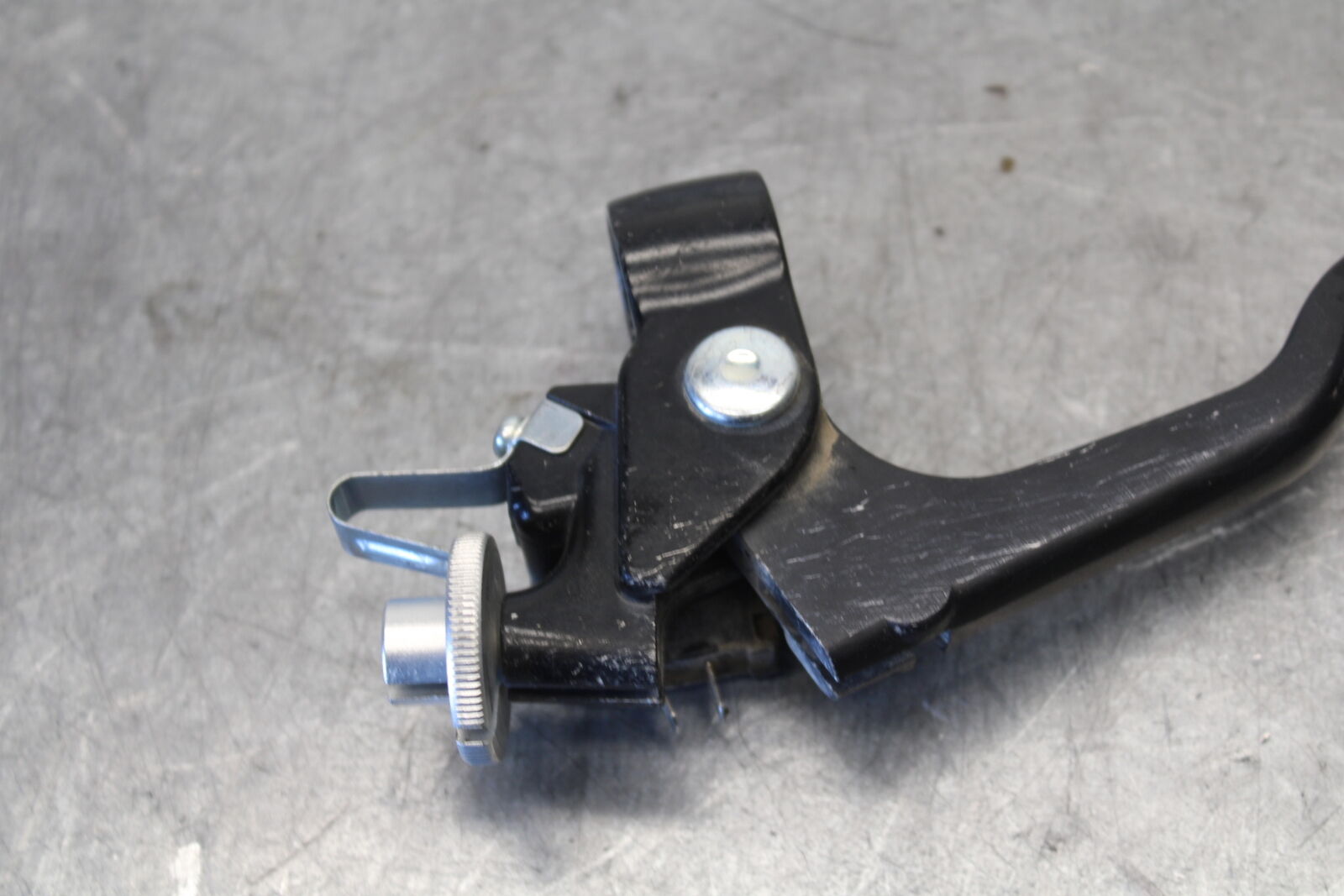 11-24 SUZUKI GSXR750 CLUTCH PERCH MOUNT WITH LEVER BB687