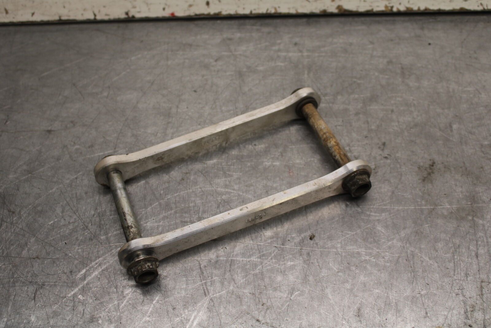 06 YAMAHA YZF R6 AFTERMARKET REAR SHOCK LOWERING LINKAGE LINKS BB716