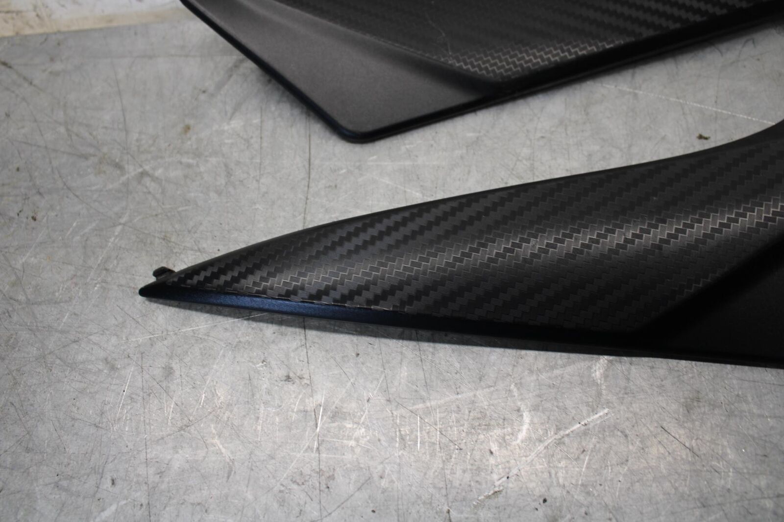 2017 Suzuki GSXR600 RIGHT LEFT GAS FUEL TANK PANELS COVERS TRIM SET COWLS  BB527