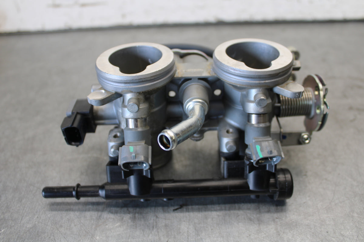 18-23 KAWASAKI NINJA 400 MAIN FUEL INJECTORS / THROTTLE BODIES BB679
