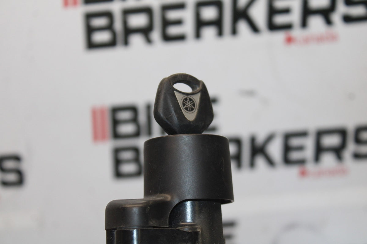 05 YAMAHA YZF R6 IGNITION LOCK KEY SET W/ GAS CAP AND SEAT LOCK BB858