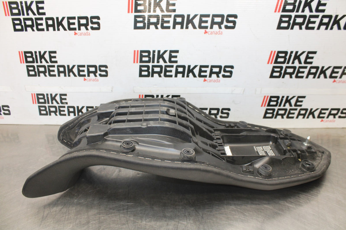 20-23 BMW F900R FRONT REAR SEAT SADDLE BB923