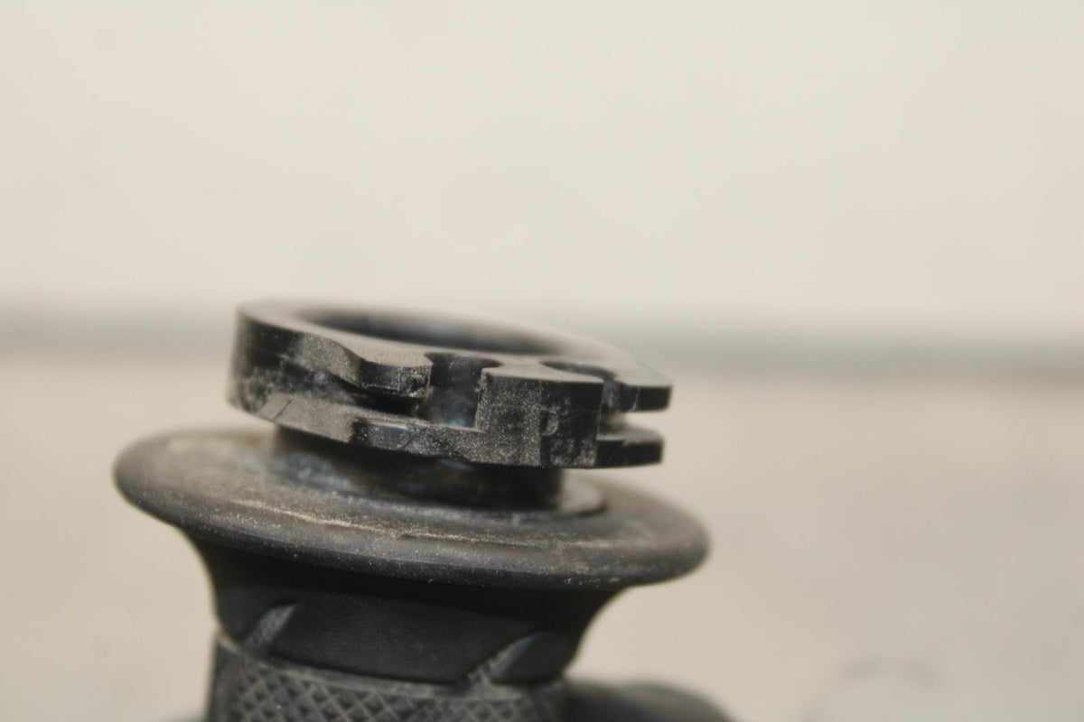 2011 Suzuki GSXR600 RIGHT THROTTLE GRIP BB605