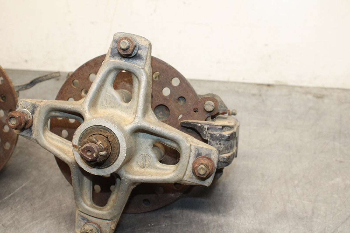 85-86 SUZUKI QUADRACER 250 FRONT WHEEL RIGHT LEFT HUBS HUB SET BB126