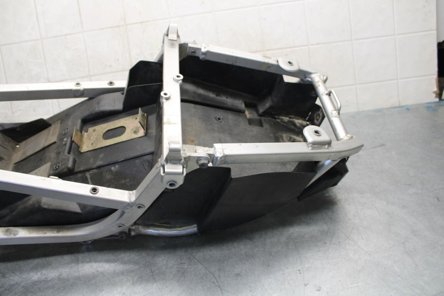 1997 Suzuki GSXR750 REAR SUBFRAME BACK SUB FRAME BB527