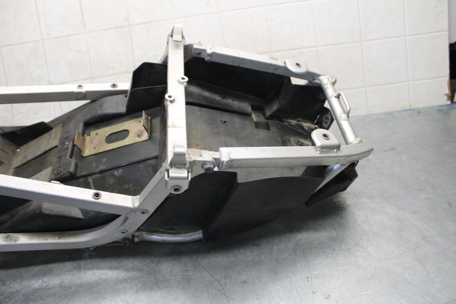 1997 Suzuki GSXR750 REAR SUBFRAME BACK SUB FRAME BB527