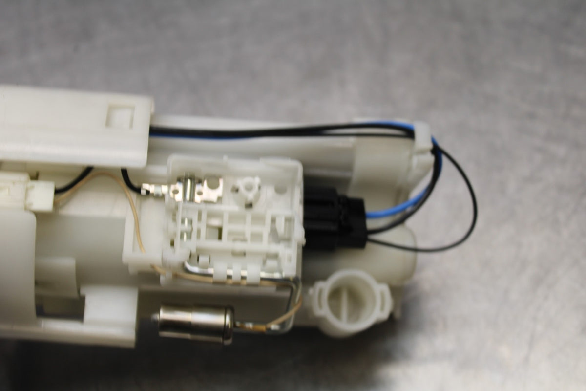 04-05 YAMAHA YZF R1 FUEL PUMP GAS PETROL SENDER UNIT  BB173