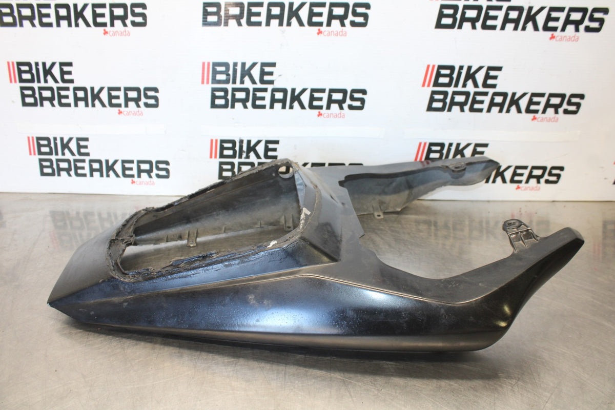 03-04 YAMAHA YZF R6 REAR BACK TAIL FAIRING COWL SHROUD BB890