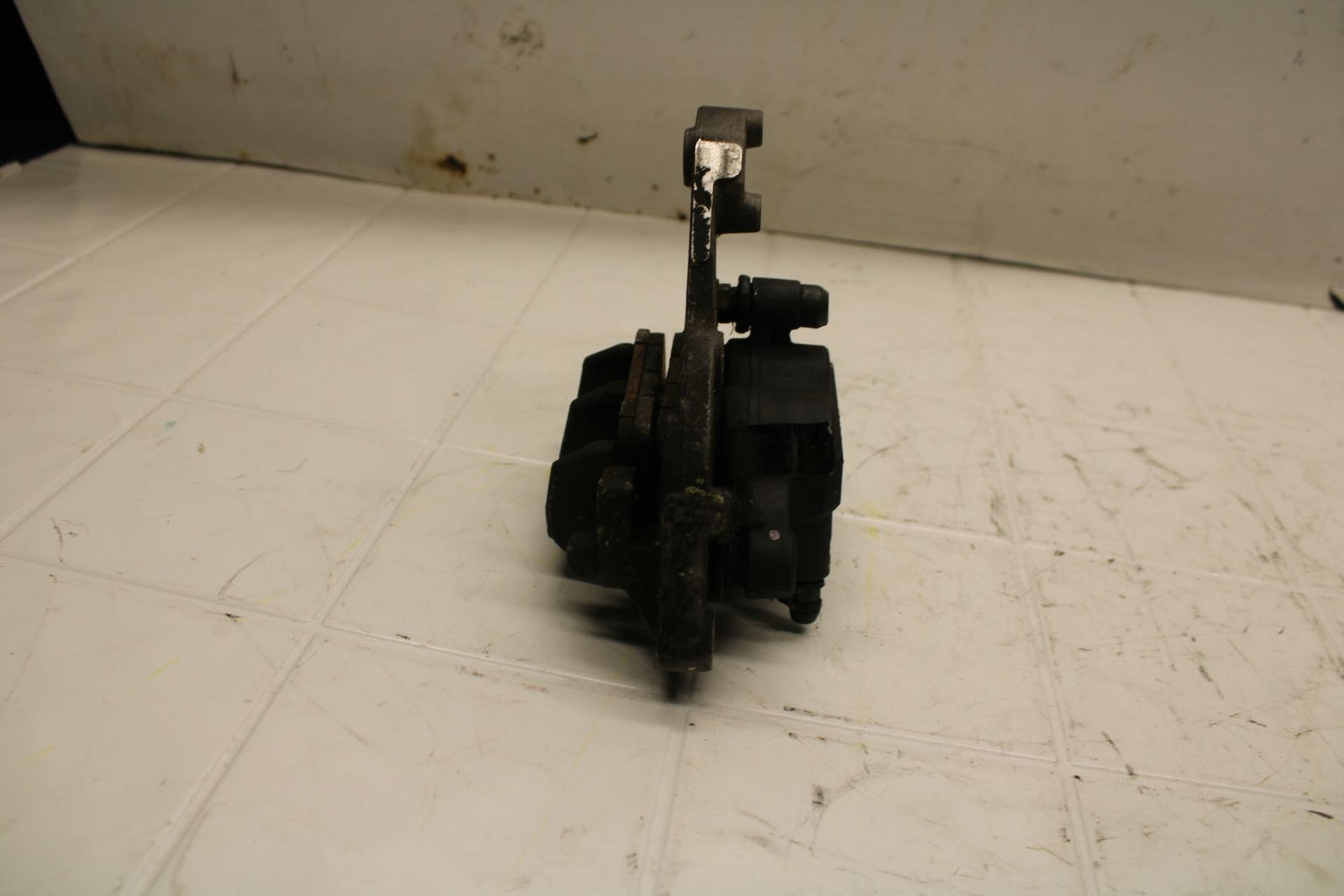 15-16 HONDA CB300F ABS  FRONT BRAKE CALIPER  BB05
