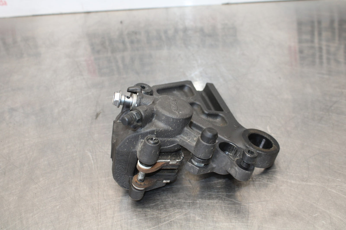 21-23 KAWASAKI NINJA ZX6R REAR BACK BRAKE CALIPER W MOUNT BRACKET BB179
