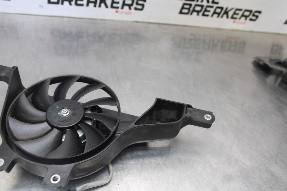 23-26 KAWASAKI NINJA ZX4RR ENGINE RADIATOR COOLING FAN BB898
