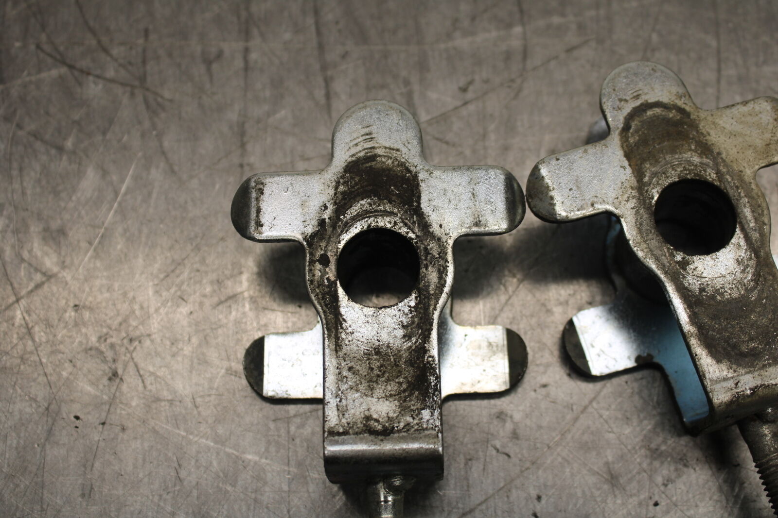 04-05 SUZUKI KATANA 750 GSX750F CHAIN TENSIONER ADJUSTMENT BRACKETS  BB110 