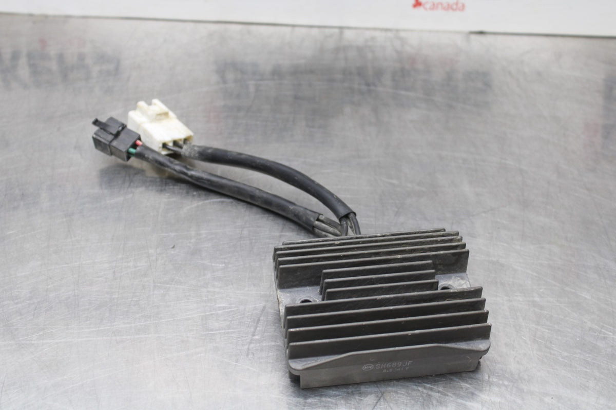19 MOTO GUZZI V7 III RECTIFIER VOLTAGE REGULATOR BB831