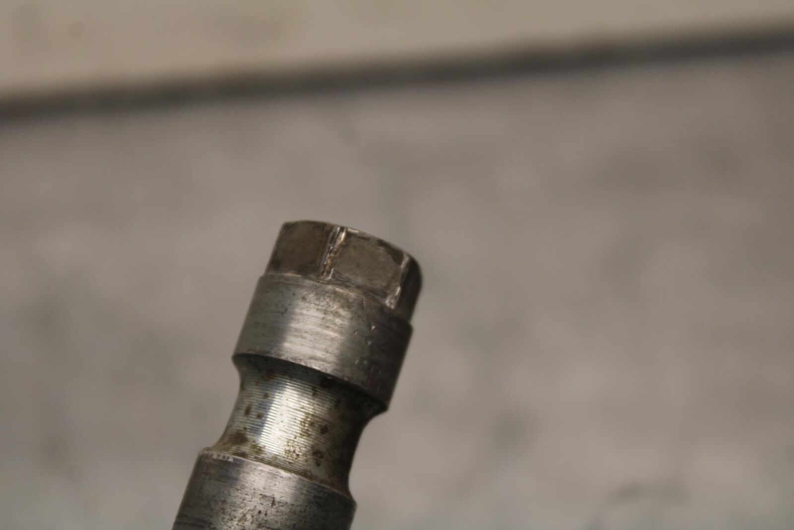 1983 Honda V45 Magna VF750C FRONT WHEEL RIM AXLE PIVOT BOLT 44301-461-770 BB91