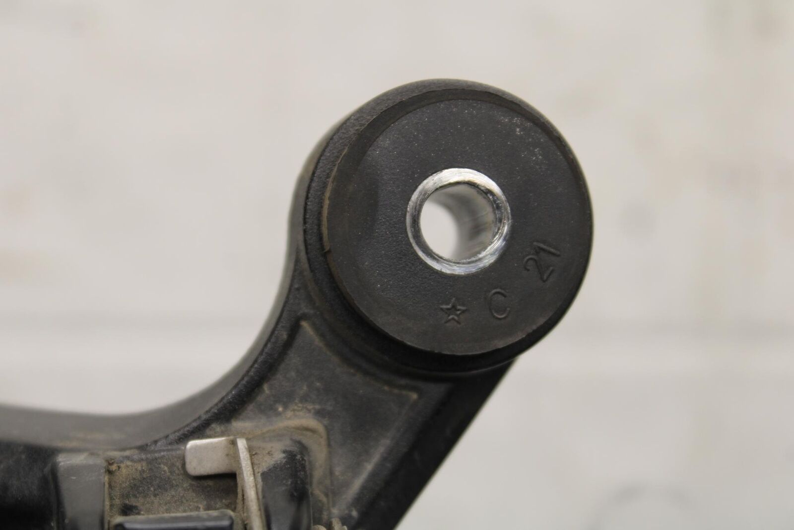 2015 Suzuki GSXR750 RIGHT REAR BACK PASSENGER PEG BB595