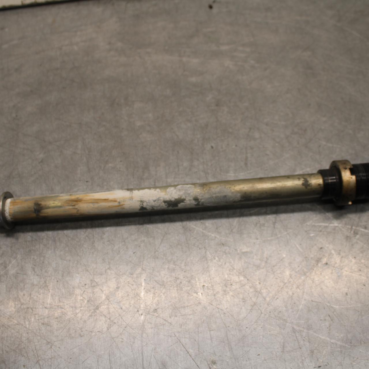 21 KAWASAKI NINJA ZX6R REAR BACK SWINGARM BOLT SUSPENSION PIVOT AXLE BB647