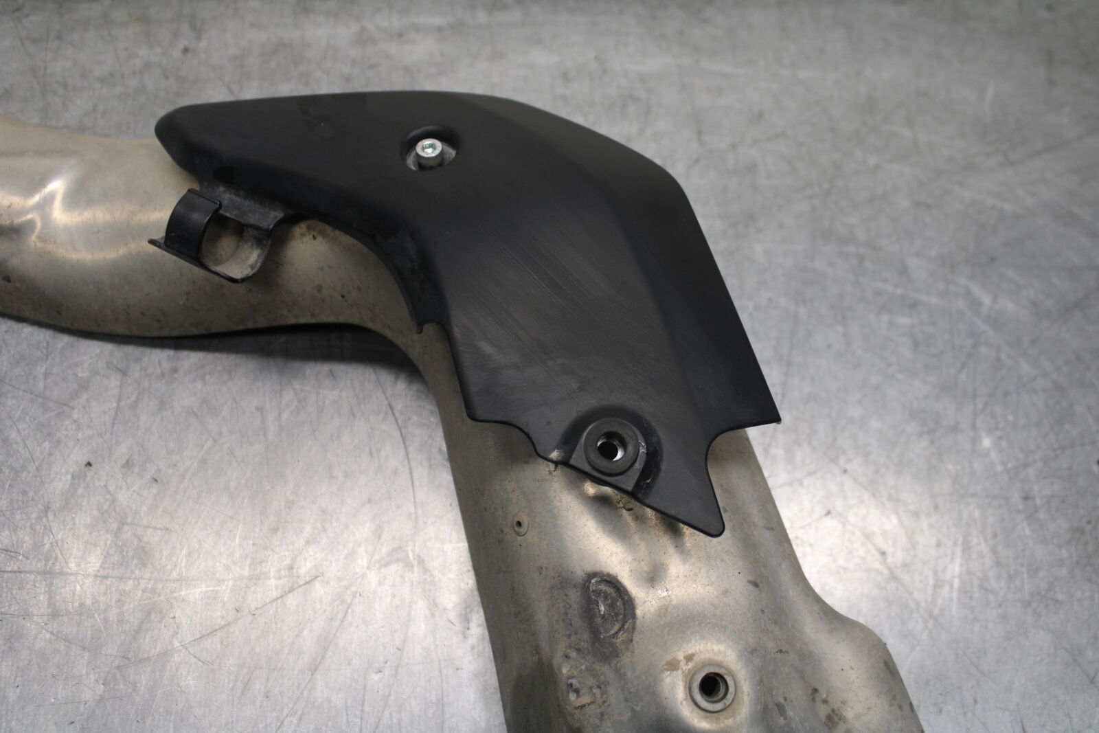 05-06 HONDA CBR600RR REAR BACK MUFFLER EXHAUST PIPE COVER HEAT SHIELD  BB739