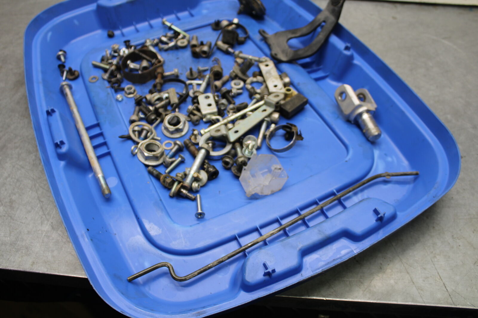 06-07 SUZUKI GSXR750 MOUNTING BOLTS HARDWARE MOTOR SCREWS BB670