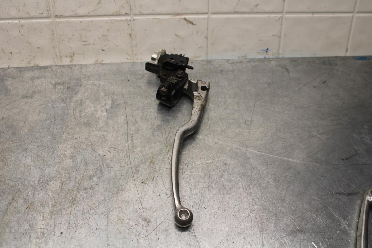 2007 Yamaha YZF R6S CLUTCH PERCH MOUNT WITH LEVER  BB594