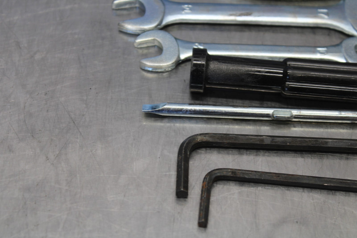 18 SUZUKI GSXR750 STOCK TOOLS OEM TOOL BAG KIT SET BB891