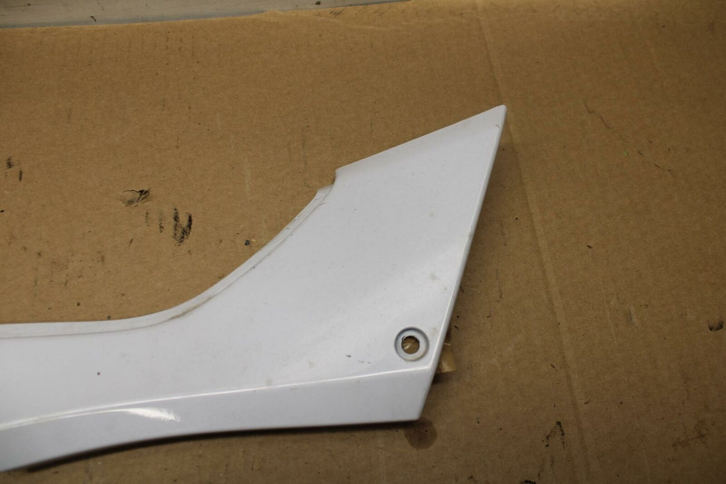 15 KAWASAKI NINJA 300 EX300  RIGHT FRONT SIDE SEAT SADDLE PANEL TRIM COWL BB395