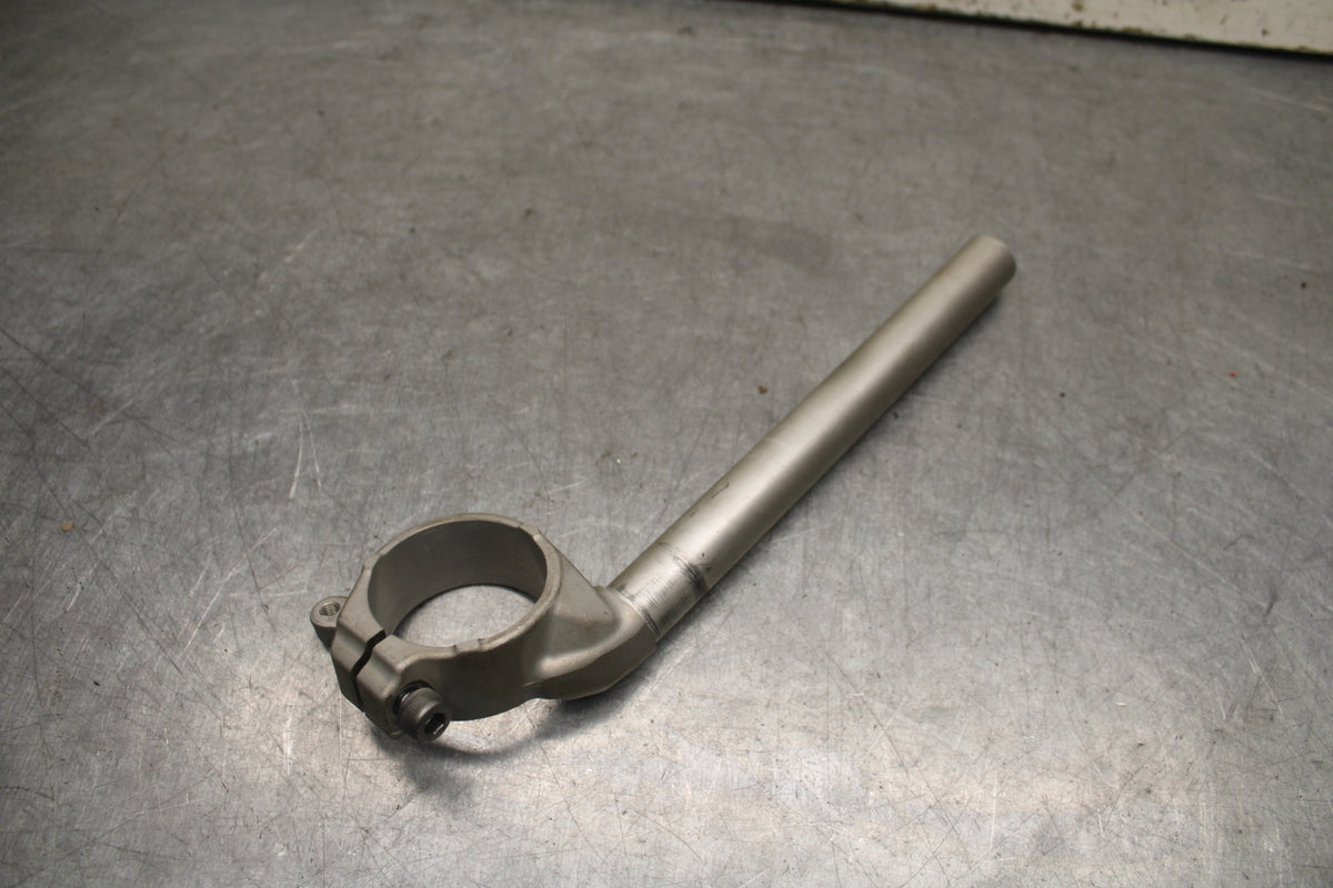 09-14 YAMAHA YZF R1 RIGHT CLIP ON HANDLEBAR 14B-26122-00-00 BB696