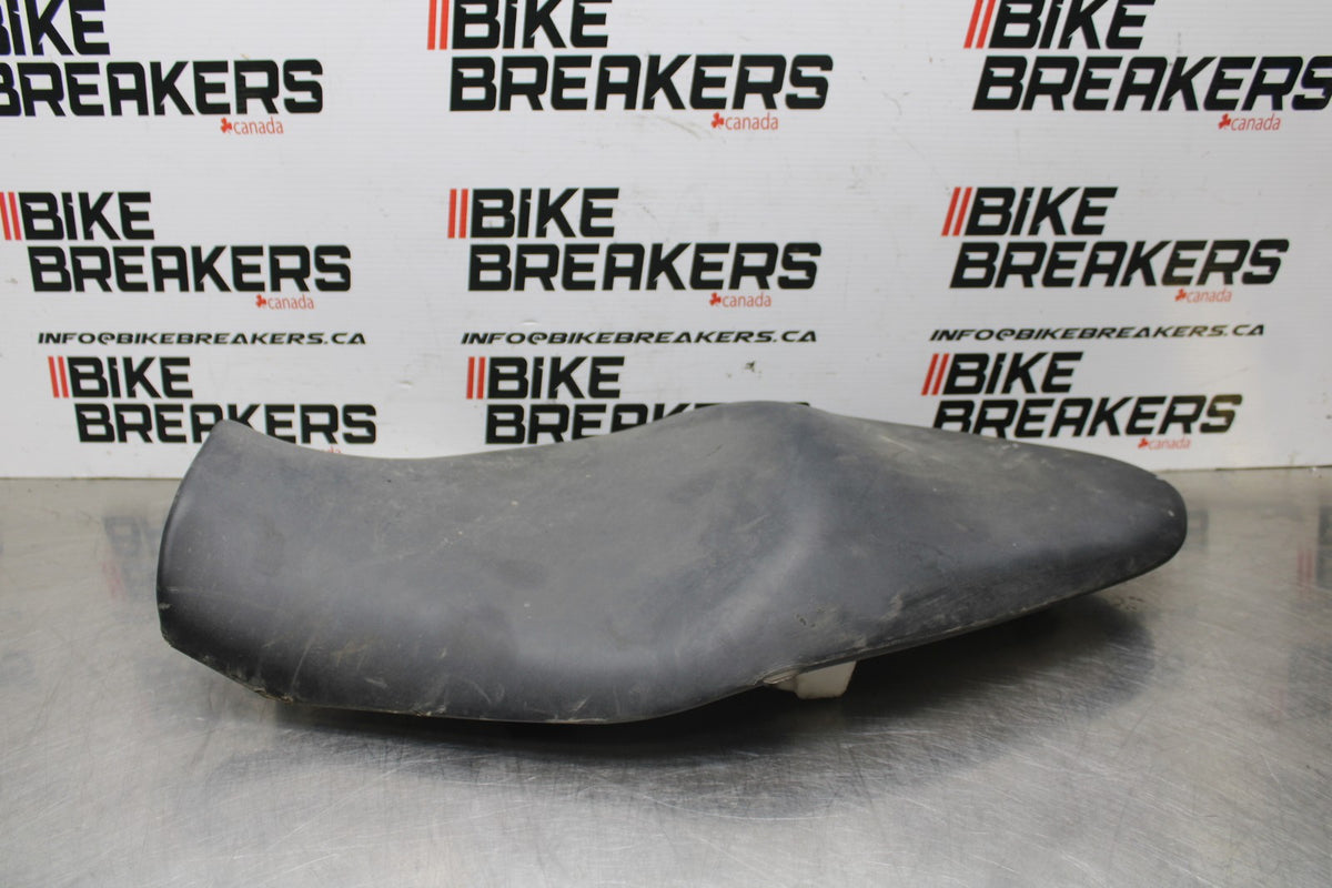 06 KAWASAKI Z750 FRONT REAR SEAT SADDLE BB837