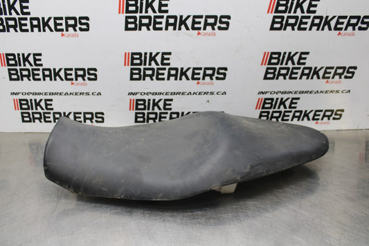 06 KAWASAKI Z750 FRONT REAR SEAT SADDLE BB837