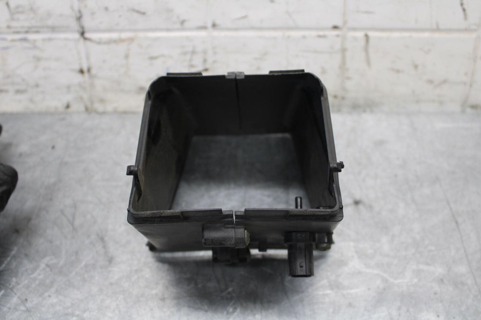 2006 07 Yamaha YZF R6 RAM AIR INTAKE TUBE DUCT BB423