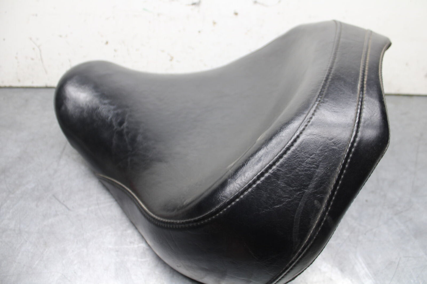14-15 YAMAHA V STAR 1300 XVS1300CT TOURER FRONT DRIVERS SEAT BB722