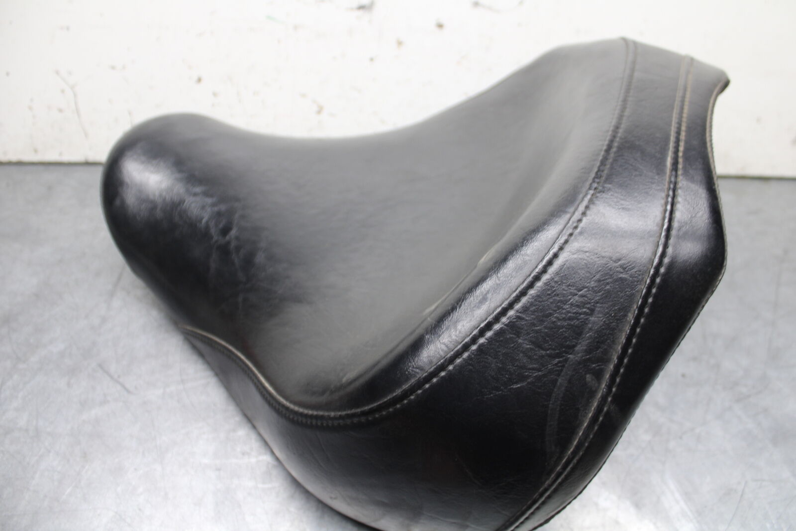 14-15 YAMAHA V STAR 1300 XVS1300CT TOURER FRONT DRIVERS SEAT BB722