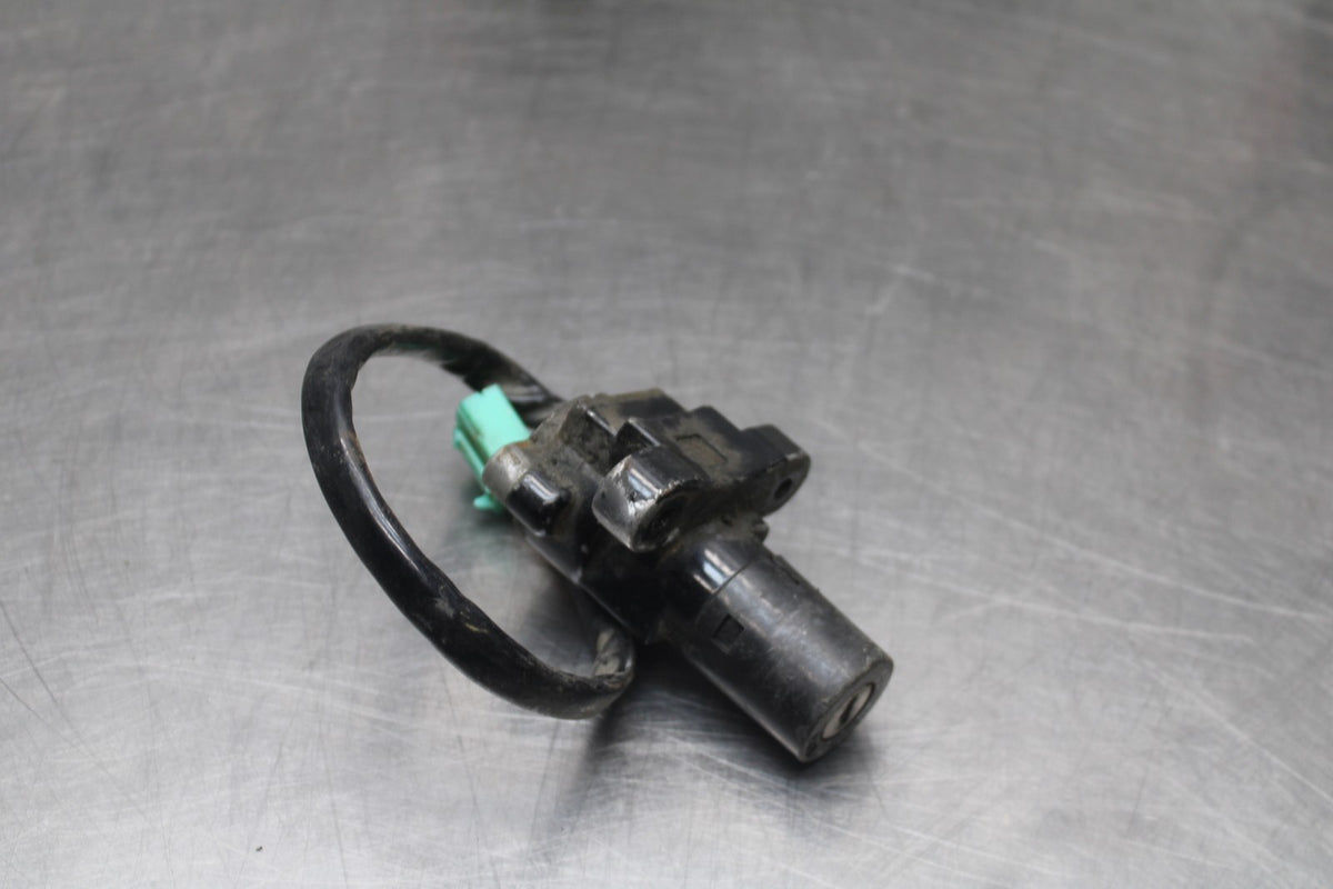 86 SUZUKI GSXR1100 G IGNITION LOCK NO KEY SET AND SEAT LOCK BB02