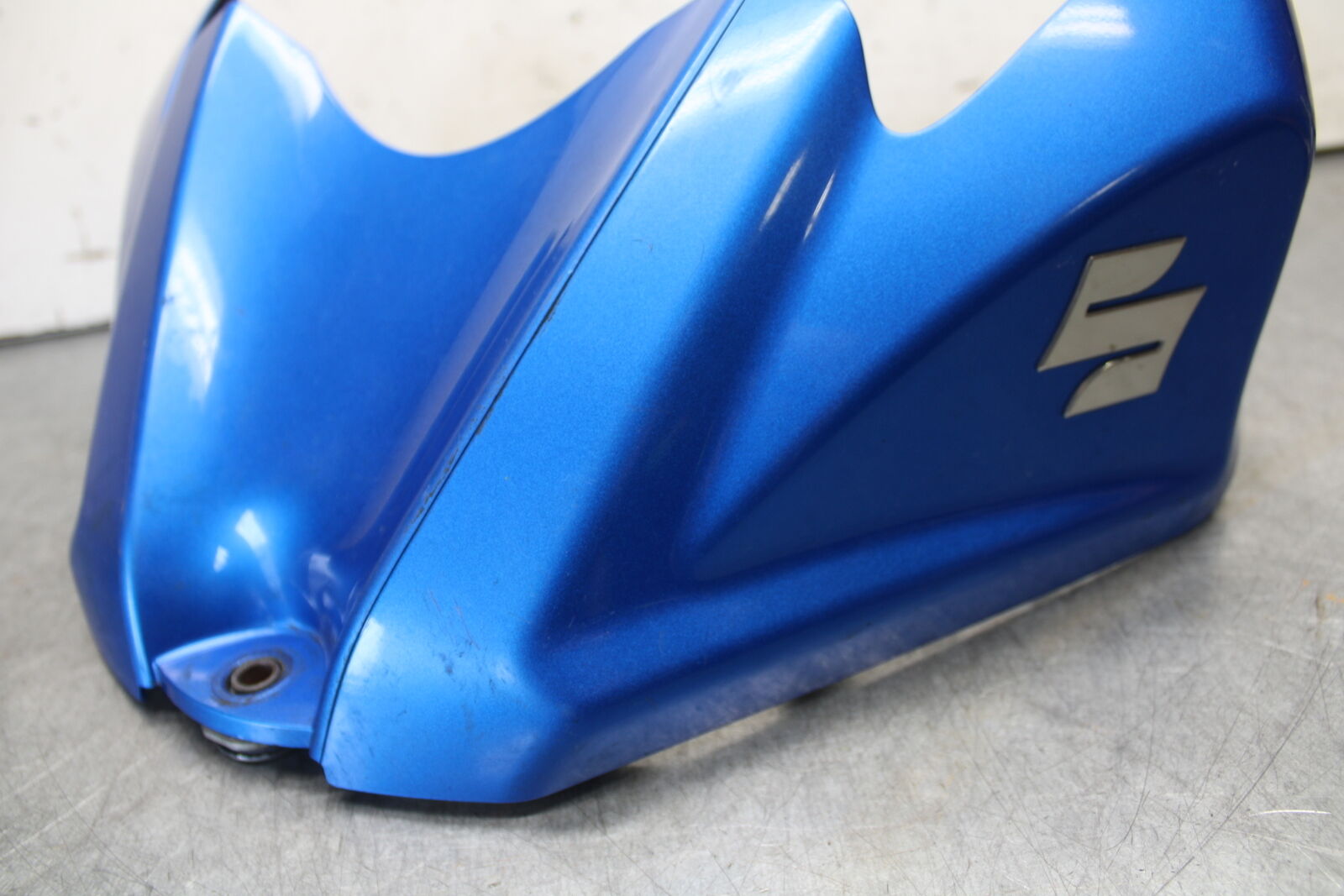 08-09 SUZUKI GSXR600 FRONT GAS TANK FUEL CELL FAIRING COWL COVER TRIM BB204