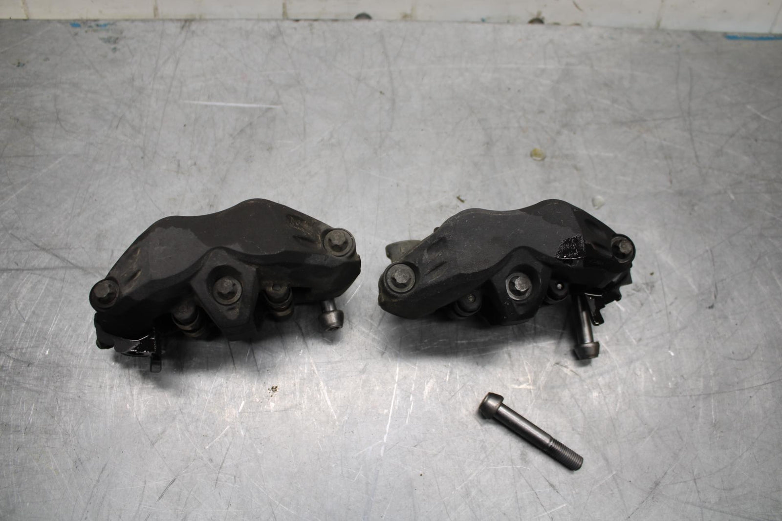 07-08 KAWASAKI CONCOURS 1400 ABS RIGHT LEFT FRONT BRAKE CALIPER SET PAIR BB449