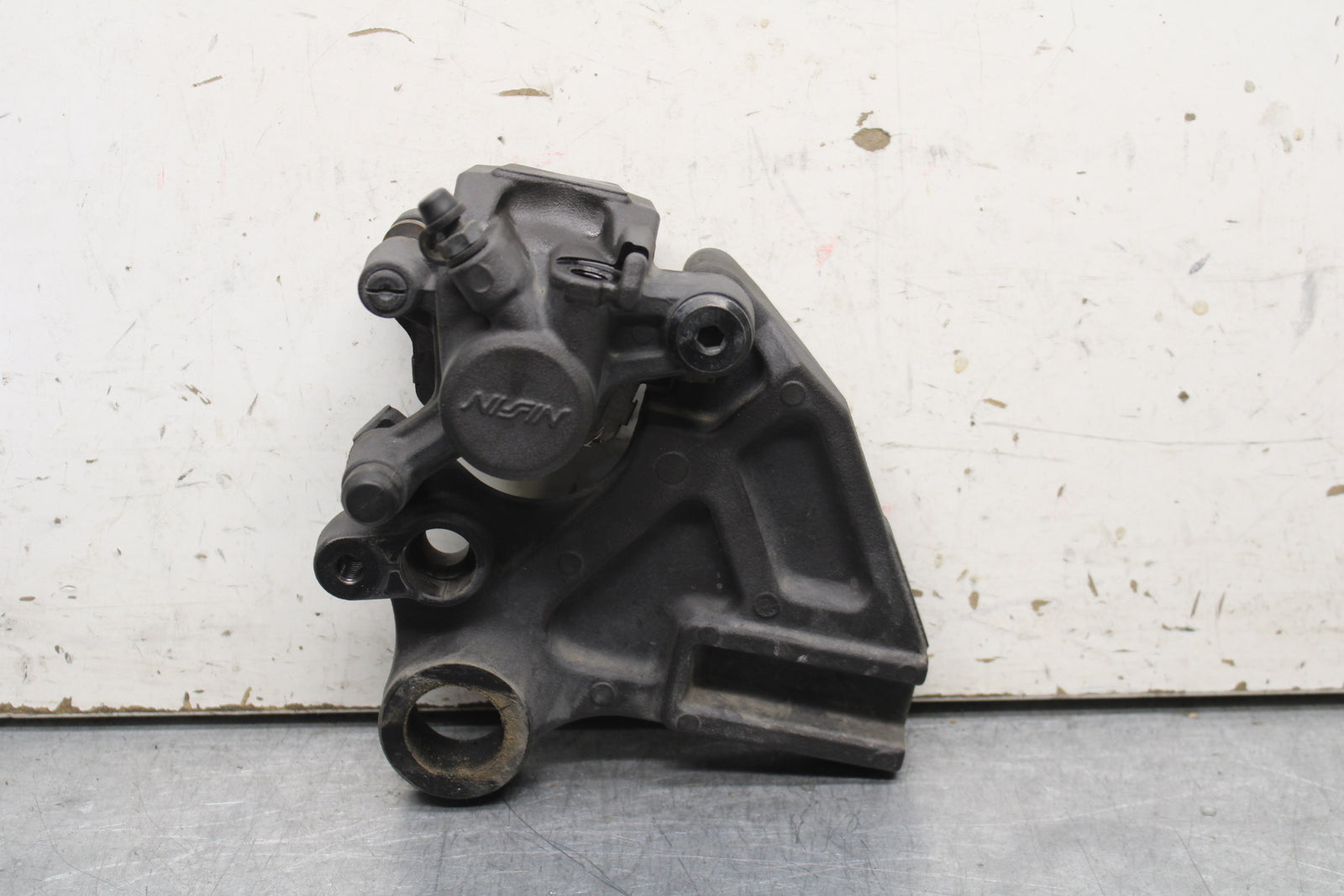 16 KAWASAKI NINJA ZX10R REAR BRAKE CALIPER W MOUNT BRACKET 43080-0097-DJ BB650