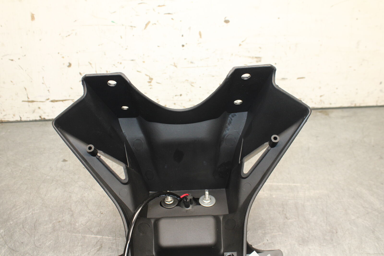 05-08 SUZUKI GSXR1000 REAR BACK FENDER MUD GUARD BB113